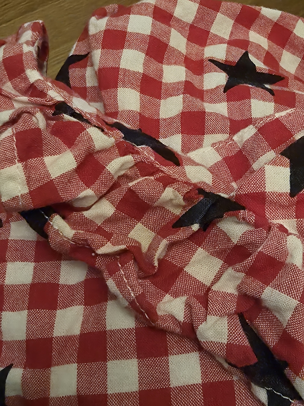 Cat & Jack Red and White Gingham Baby Romper with Black Star Accents 6-9M - Picture 4 of 12